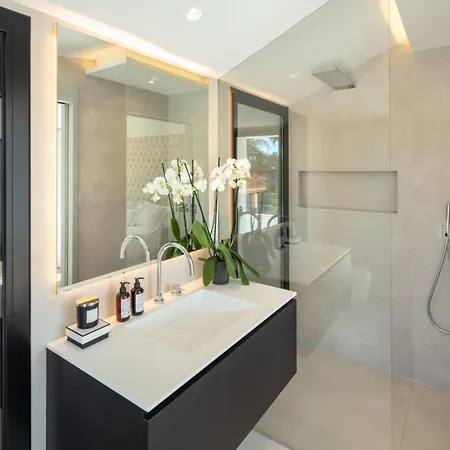 Vacation I The Nicklaus Villa, Glistening Heated Pool, Hot Tub, Room, Golf Valley, 5 Min Puerto Banus ヴィラ マルベーリャ