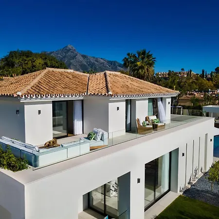 Vacation I The Nicklaus Villa, Glistening Heated Pool, Hot Tub, Room, Golf Valley, 5 Min Puerto Banus マルベーリャ